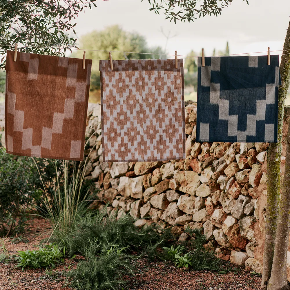 Ikat Geschirrtuch - Ink Blue/Parchment