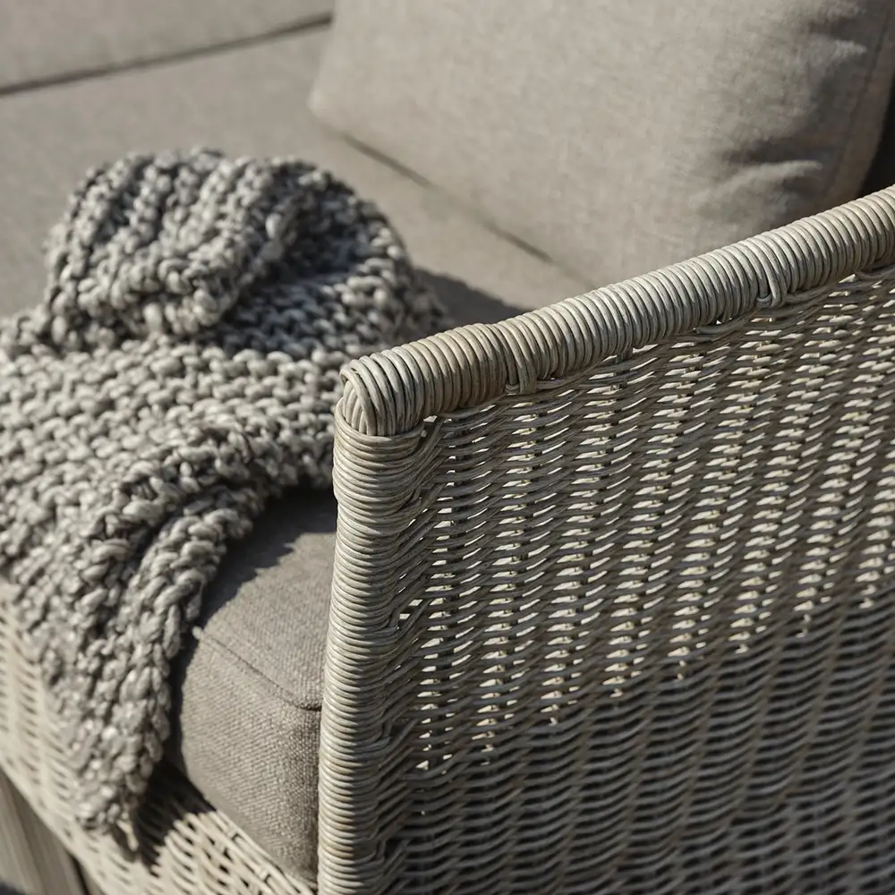 Aster Sessel beige Rattan inkl. Kissen
