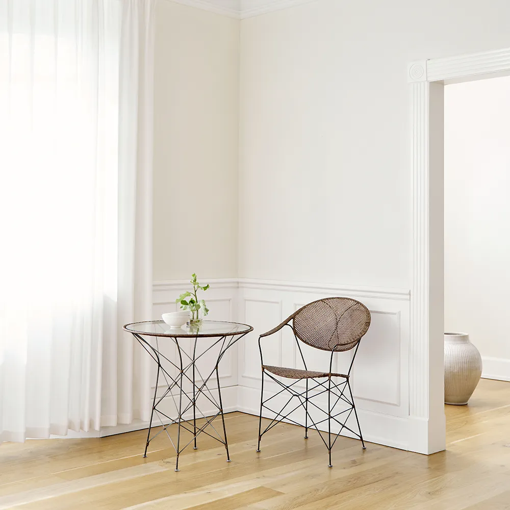  Funkiger Café-Tisch mit Glas-Haselnuss-