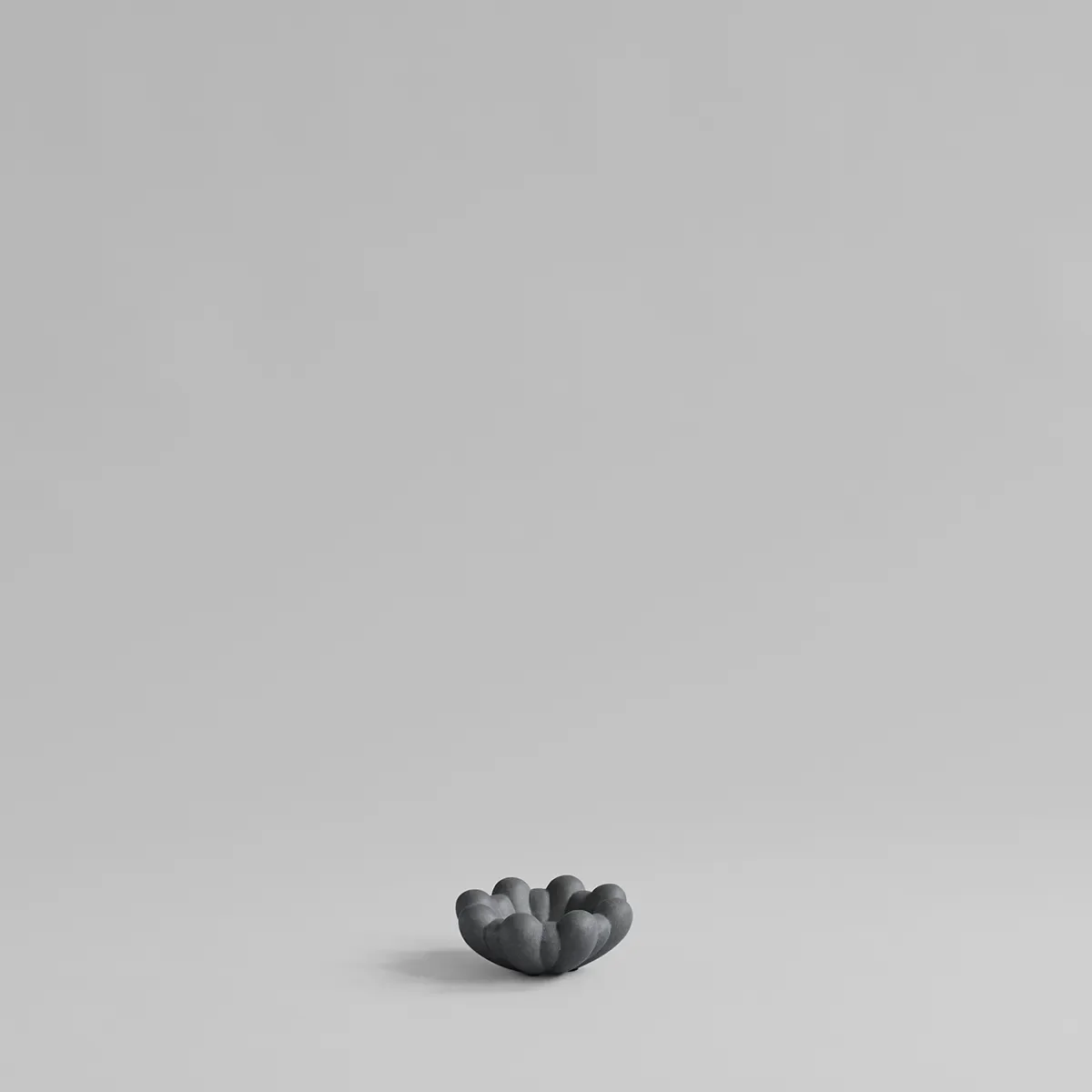 Handgefertigte Dekoschale Bloom Dark Grey Ø 15,5 cm