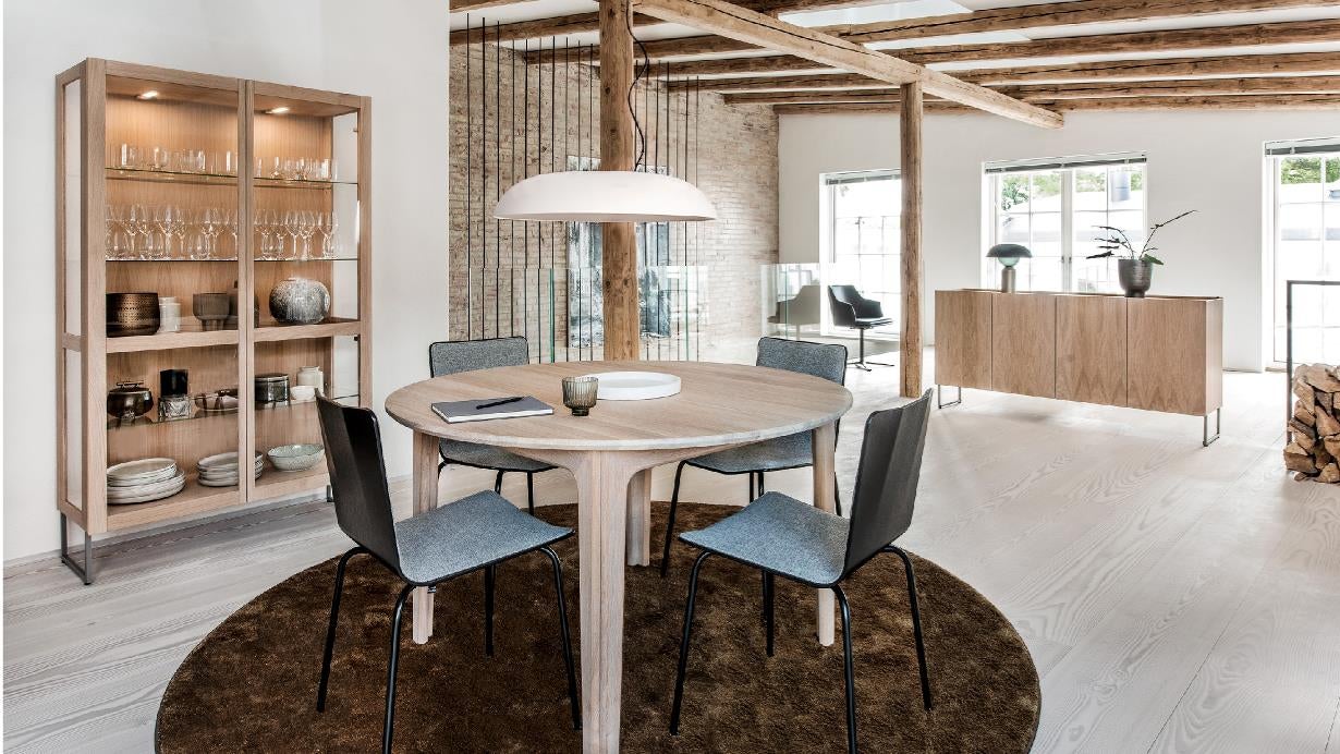 Sm801 Esszimmerstuhl Schwarz und Stoff der Kategorie 1 