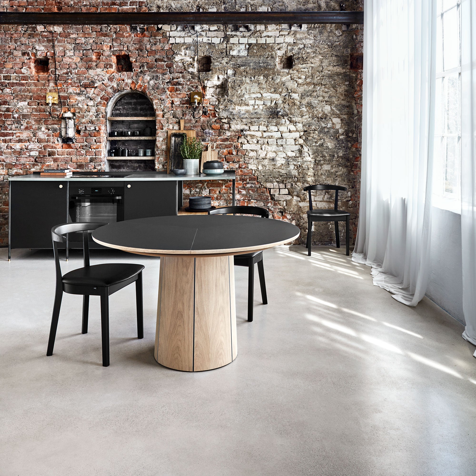 Sm33 Tisch Eiche Schwarz Lackiert