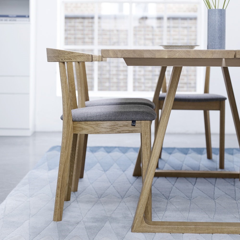 Sm52 Stuhl mit Stoff der Kategorie 2 