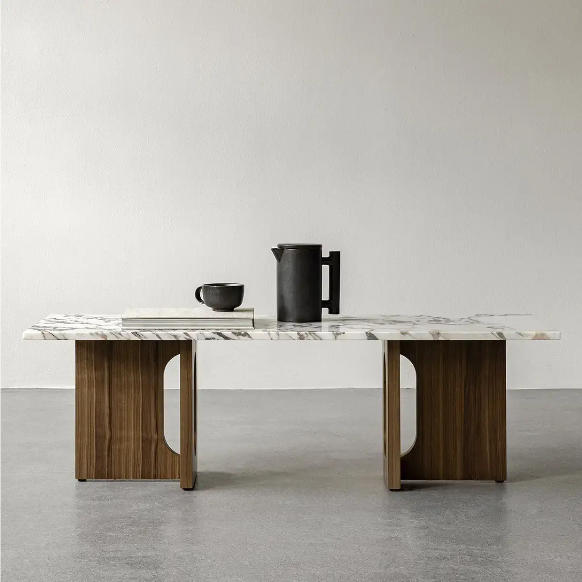 Androgyne Couchtisch Dunkle Eiche/Calacatta Viola Marmor