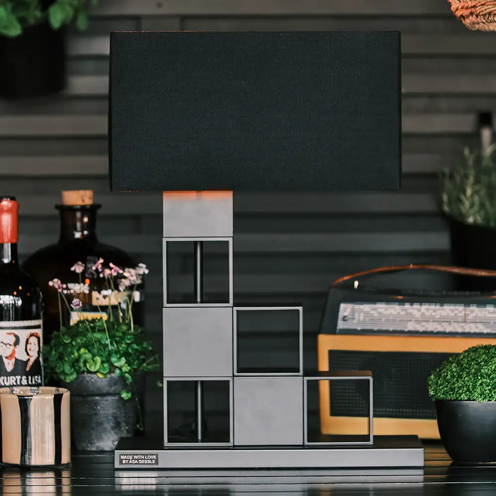 Love Is All Tischleuchte