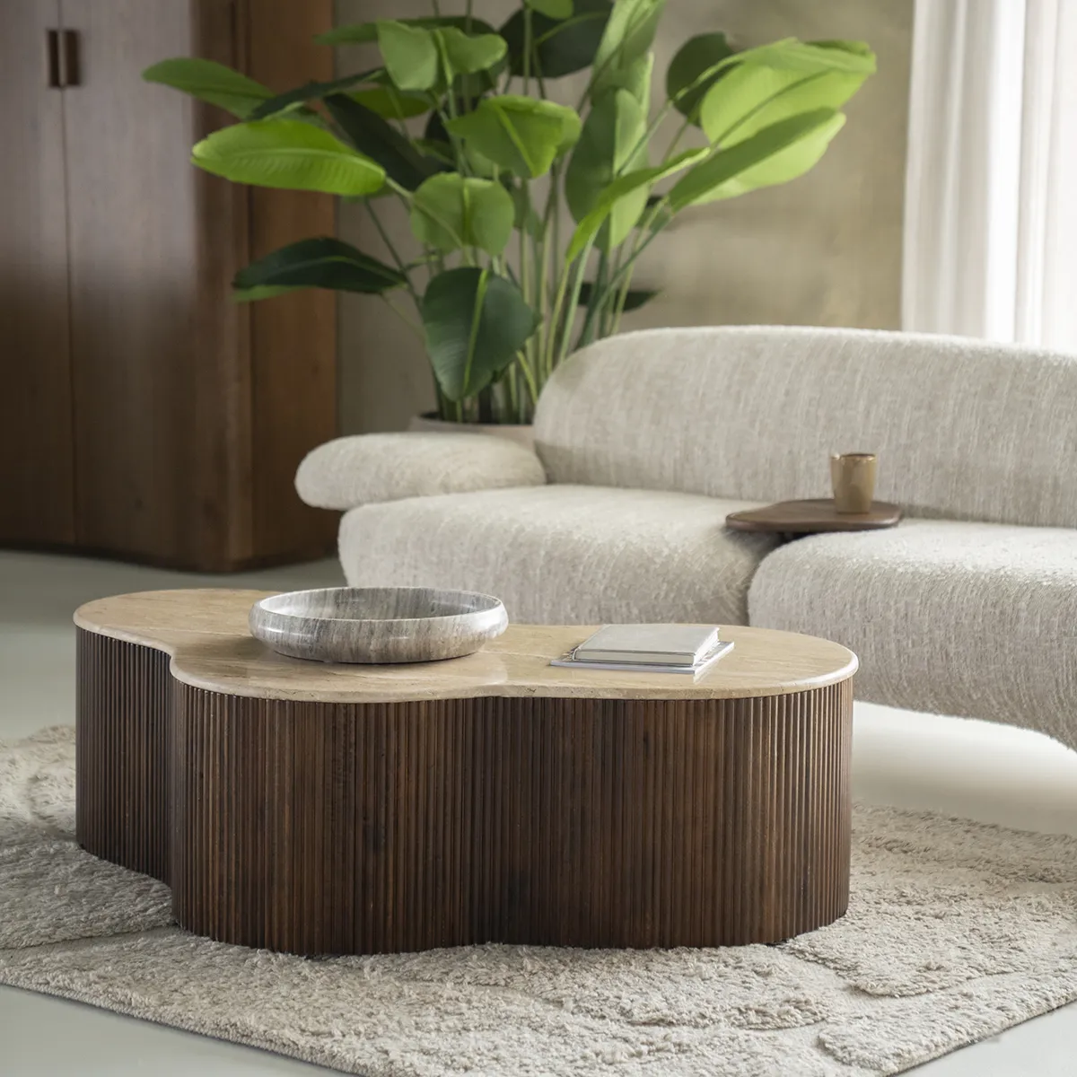 Mari Couchtisch - 129x84x36 cm