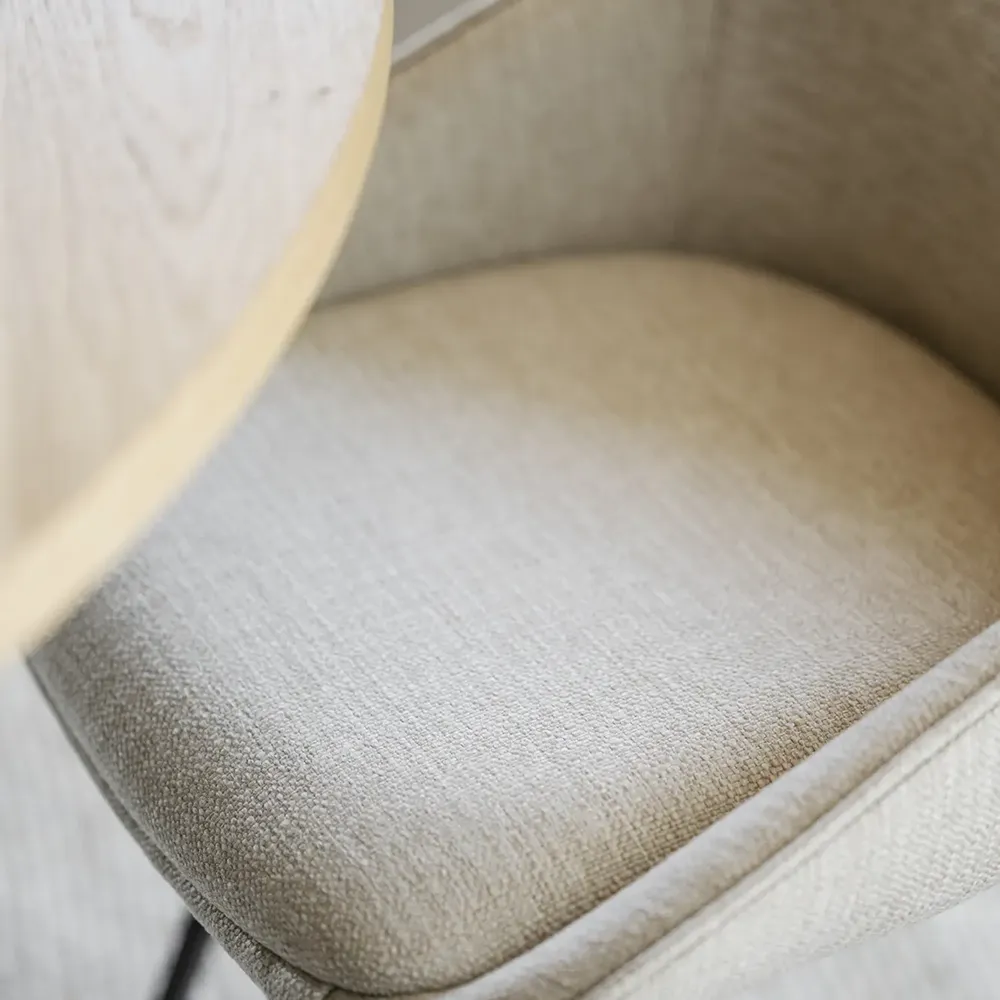 Alison Esszimmerstuhl hellbeiger stoff/schwarze metallbeine