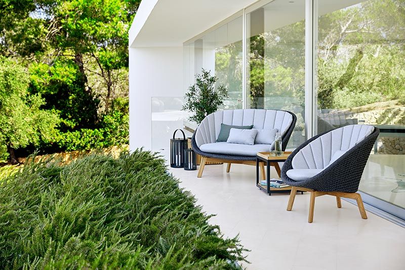 Peacock Sofa Dunkelgrau