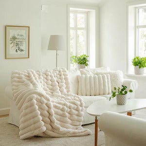 Liny Decke Ivory
