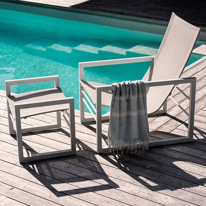 Vevi Fußhocker weiß/weiß