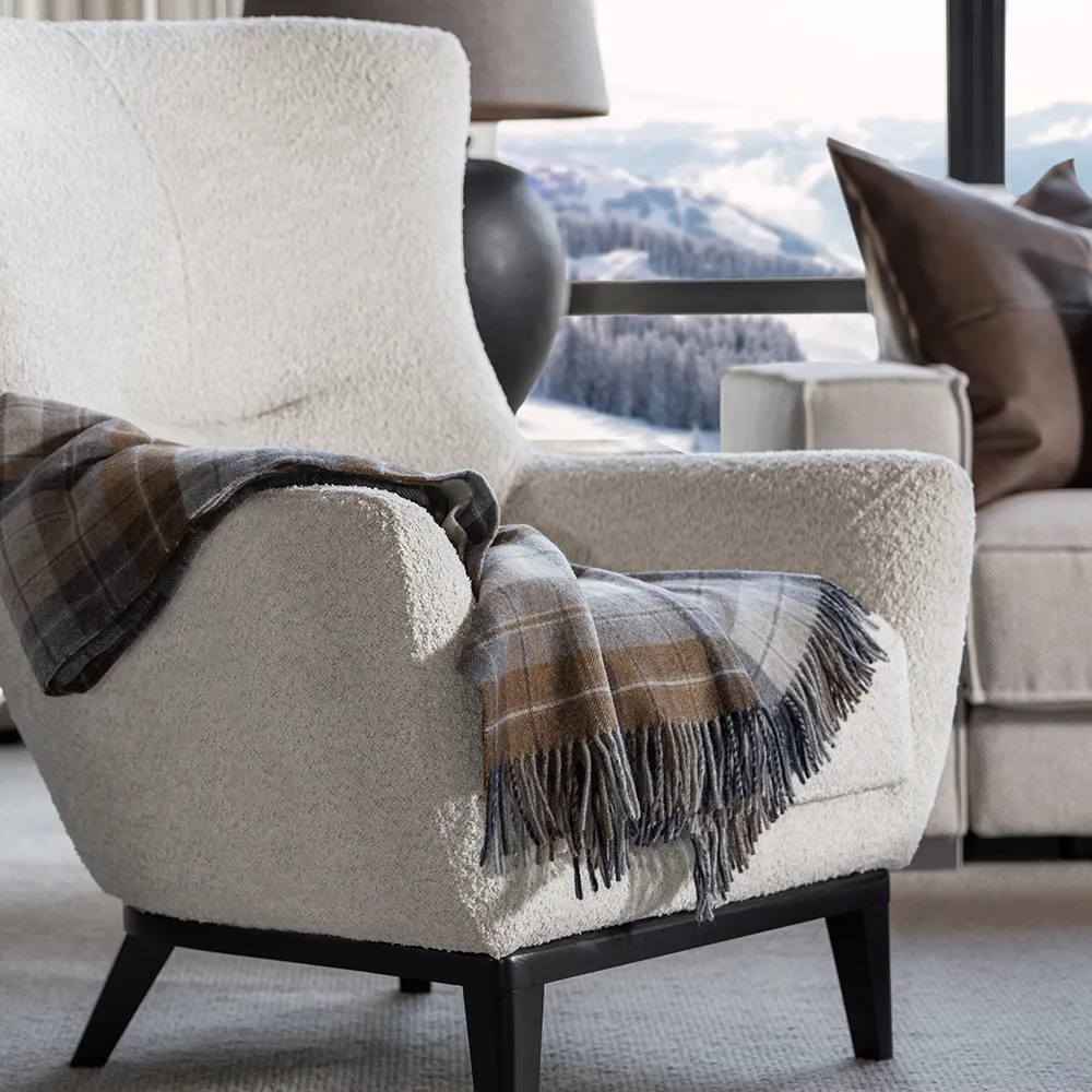 Russel Sessel Story cream