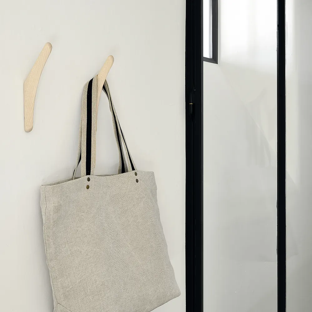 PI Wandaufhänger aus lackiertem Ahorn