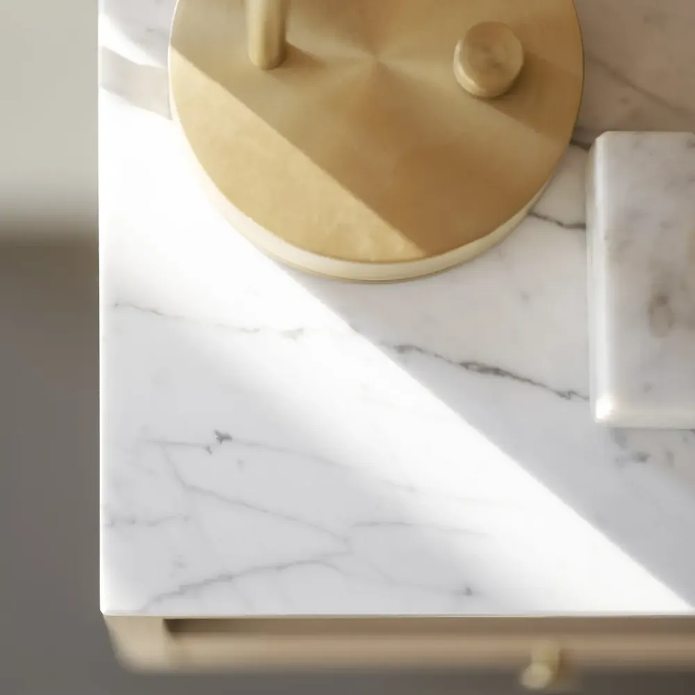 Whitmore Nachttisch weiß pigmentierte Eiche/weißer Marmor